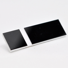 Sort blank-hvit graveringsplate